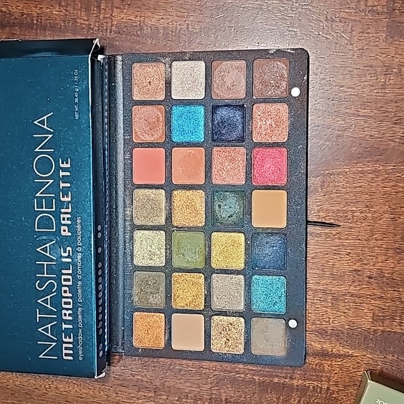 Natasha denona - Picture 1 of 4